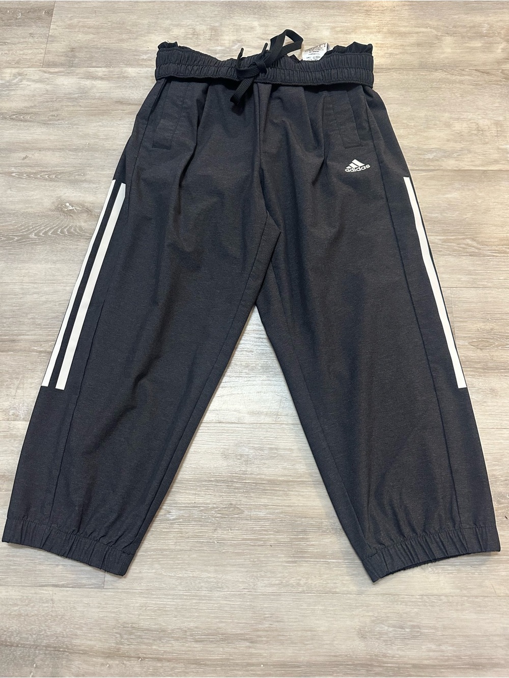 Adidas Women’s 24/7 Woven 3/4 Pants Capris, size XS